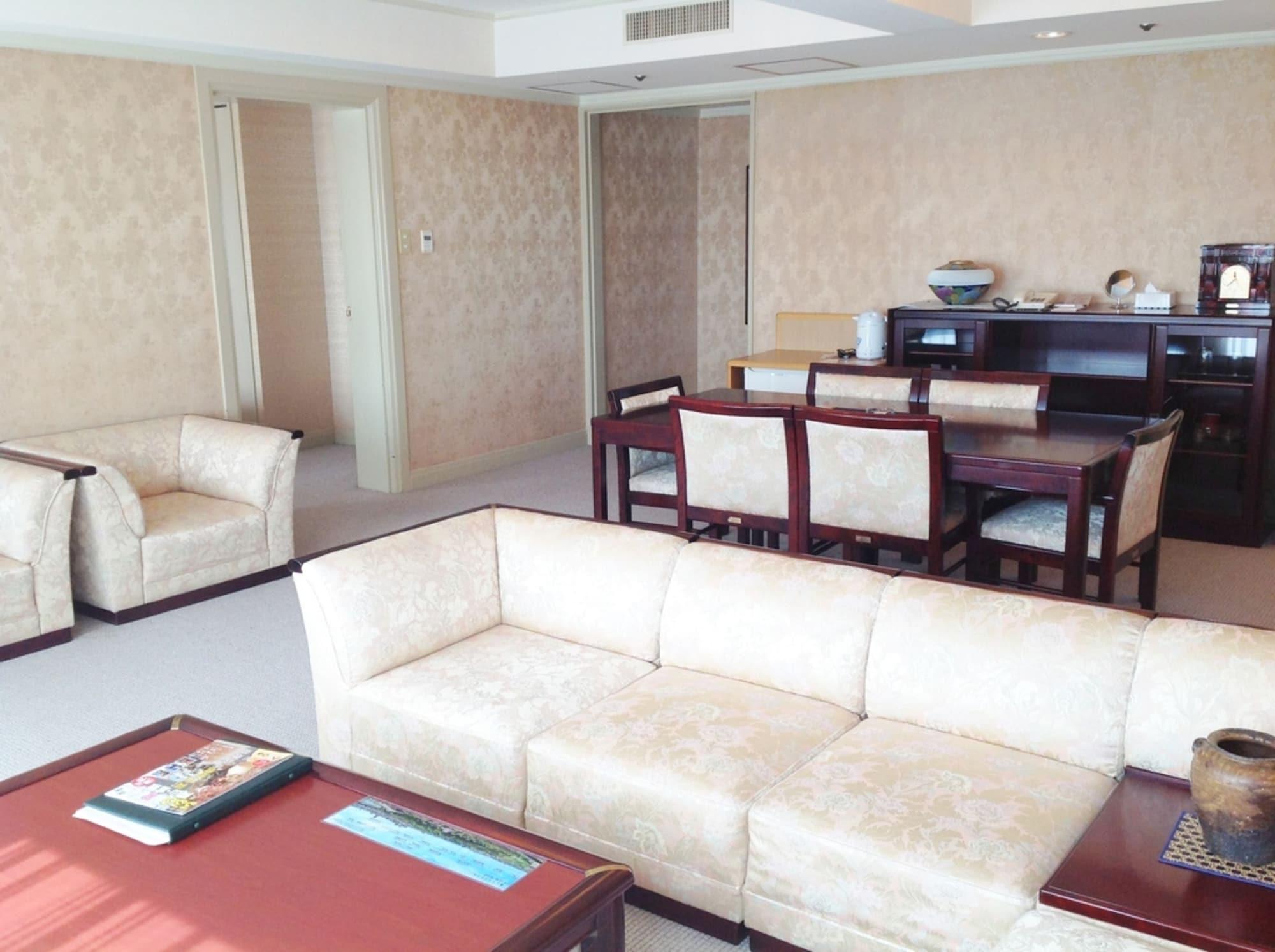 Okayama Plaza Hotel Ngoại thất bức ảnh